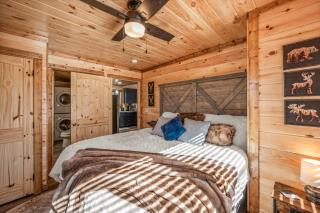 Luxury Cabin with Hot Tub and Resort Access - Sevierville - 7