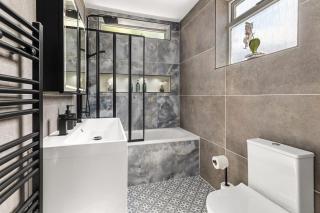 London Stratford 3 bedroom with Large Balcony - 6