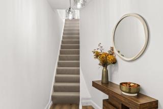 London Stratford 3 bedroom with Large Balcony - 4