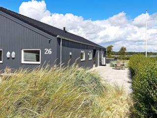 Stylish Lakeview Retreat-By Traum - Ansager - 7