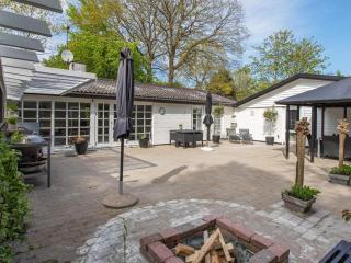 8 person holiday home in Strøby - Strøby - 0