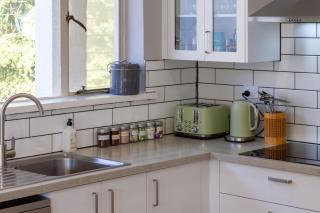 Warm Family Home near CHCH Airport with Parking - 1