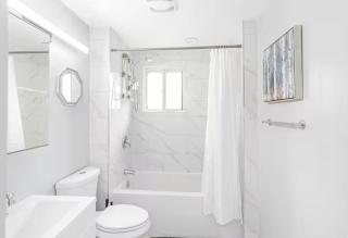 Quaint and Stylish UPPER level 3-bed bungalow in Hamilton, ON - 5