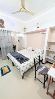 Krishnaalay Guest House - 2