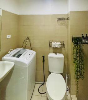 Shore Residences Pool View Room near MOA and NAIA - 2