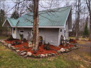 Rustic Cottage on the St Louis River - 1