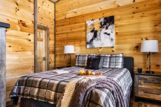 MistyOakCabinTN,2Suites, Hot Tub, Near Dollywood, Parkway, Dog Welcome, Free Parking - 6