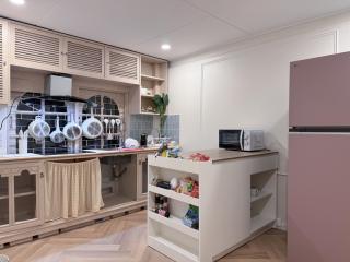 4 Bedroom Rustic Farmhouse Sleep 10 4 Mins walk to MRT - 4