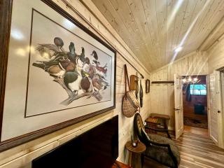 The Dapper Duck Log Cabin - 1