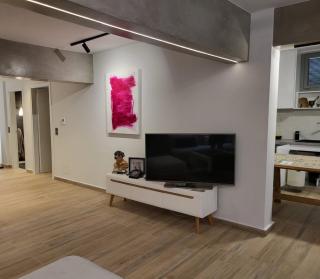 Cozy and bright apartment with private yard - 1