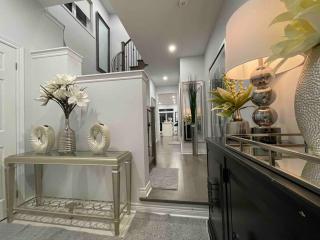 Elegant Oakville Town Residece - 4