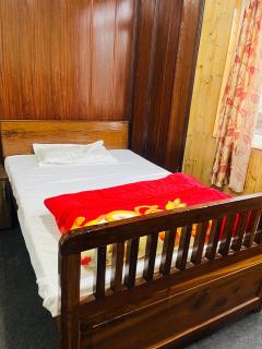 Banjaara Backpackers- Room & Beds - 3