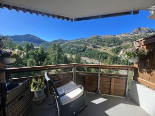 Appartement familial pour 5 personnes, grande terrasse sud, vue panoramique, soleil, calme havre de paix et de détente - 1