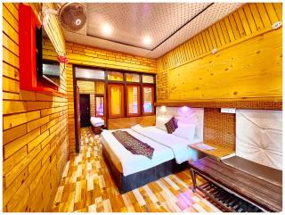 Hotel Lake Naini View - Restaurant &Free Wifi Available - Luxury Collection of Hotels with Spacious Room - Best Lake View Hotel In Nainital - Nainital - 3