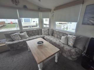 3 Bed Caravan -Sleeps 8 - Pool-Beach - 3