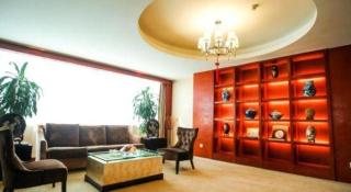 Ramada by Wyndham Zibo - 1