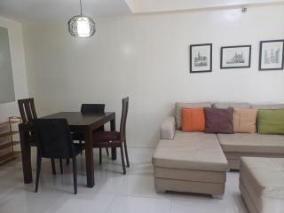 Pasay 1BR Family Staycation with Parking in 150 Newport Boulevard near Resort World & NAIA T3 - 4