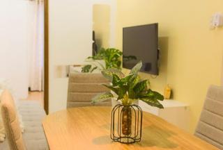 Casa - City Meets The Island Glow One-Bedroom Hideaway - 5
