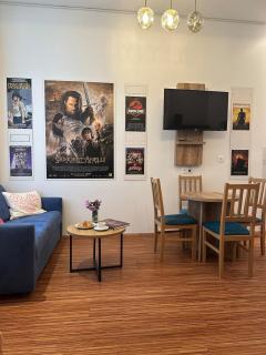 PostersApt4-Cozy Cinema Vibes - Größing - 0
