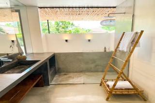 Canggu Nightlife, Walk to BEST Coffee Shops! Beach 5min, Large Pool Villa Umalas, Tropical Garden - 3