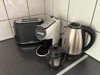 Entire house city center reserved parking - 7