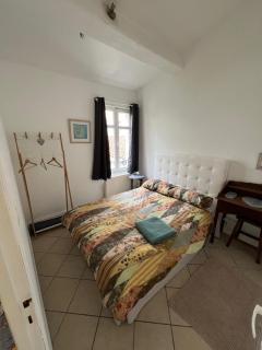 Entire house city center reserved parking - 4