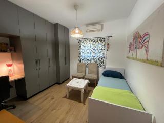Charming 3BR with Piano, lovely Ness Ziona - 9