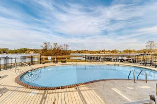 Lakefront Townhouse with Lake, Pool & Tennis - 9