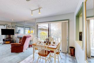 Lakefront Townhouse with Lake, Pool & Tennis - 8