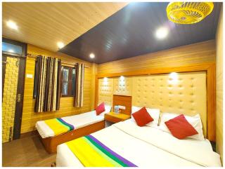Hotel FTZ Near Mall Road & Lake View Hotel - Attached Balcony - Free Parking & Wi-fi Restaurant Facilities - Best Lake View Hotel - Nainital - 7