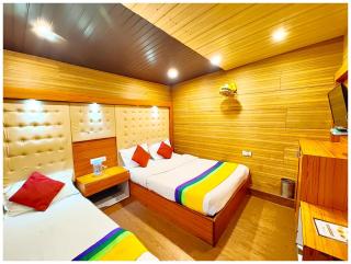Hotel FTZ Near Mall Road & Lake View Hotel - Attached Balcony - Free Parking & Wi-fi Restaurant Facilities - Best Lake View Hotel - Nainital - 8