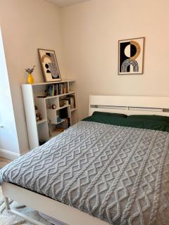 A cozy room in family house - Dublino - 6