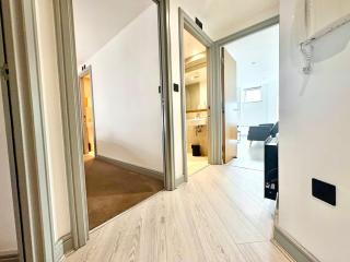 Stay in the Heart of York - Modern 2-Bed Flat - 1