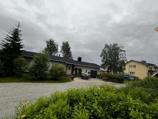 Villa Narikka, Tilava ja rauhallinen loma-asunto Kittilän keskustassa - 9