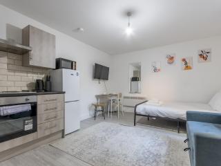 Cosy flat in the heart of Southend Pass The Keys - 6