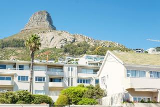 7 on Bantry unit 205 Sea point Modern Seaside Apartment - 7