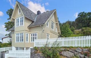 6 Bedroom Lovely Home In Holmedal - 9