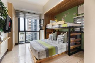 Spacious Family Sleeper BGC & 84inch Cinema - Manila - 0