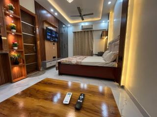 Luxury Studio Retreat - 1
