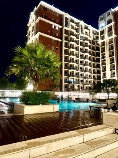 condo monarch parksuiets manila - 1