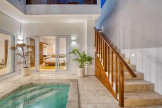Tropical Villa 2BR Modern Escape in Berawa - 2