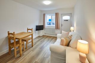 94 Roseberry Cottage in the market town of Guisborough - 9