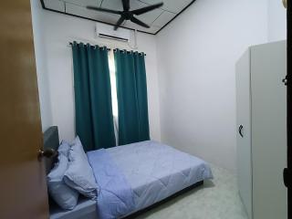Homestay Teratak Adamia - 2