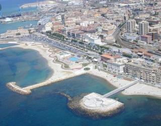 Suite beachfront near the station and Port, 5 beds - 9