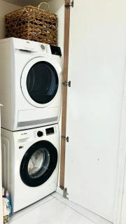 Luxury City Retreat 5 min from the Beach - 3
