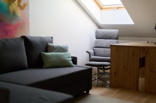 Reja Comfy Elegance Apartment by BookingHost - 3