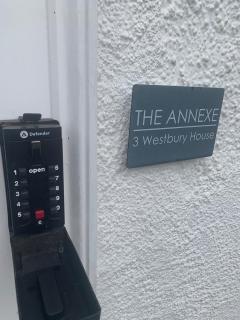The Annexe Westbury House - 9