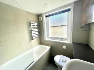 Flat B - Montagu St Residence - 3