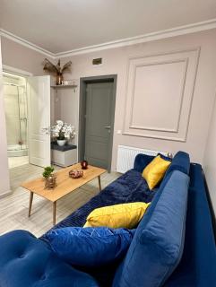 Deluxe Azure Apartment near Palas Mall - 1