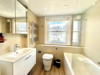 Flat C - Montagu St Residence - 4
